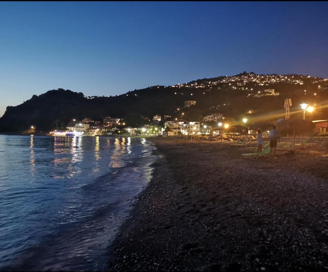 Markamar Loutraki  Luaran gambar