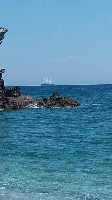 Markamar Loutraki  Luaran gambar